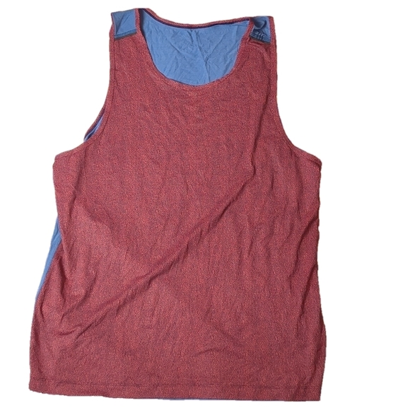Lululemon tank top size large or XL ? - Picture 1 of 3